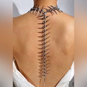🆕 Silver Spine-Inspired Necklace